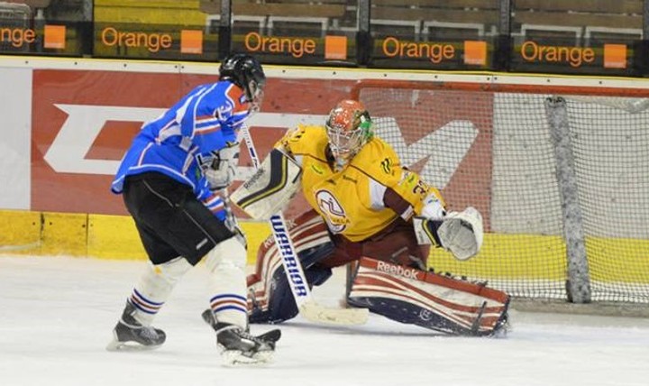 Juniorský majster Erik Kompas rád chytá puky aj ryby